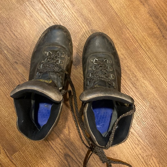 All leather Asolo hiking boots—well loved! - Picture 7 of 10